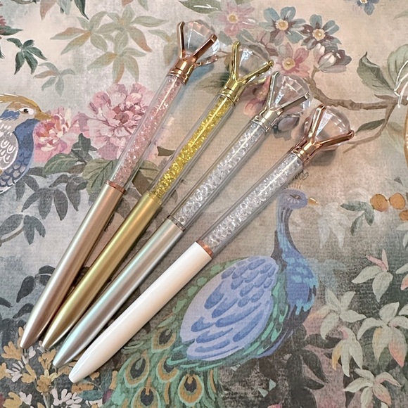 Set of Four Bling Pens With Giant Acrylic Diamond Gold, Silver, White, Rose - Picture 3 of 6